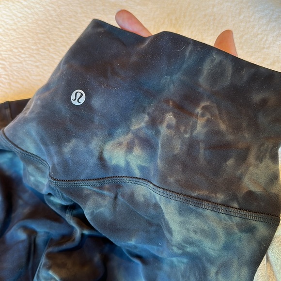 Lululemon align size 10 leggings. - Picture 4 of 6
